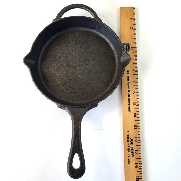 Pioneer Woman 8" Cast Iron Frying Pan W/ Removable Silicone Handle - Picture 6 of 8